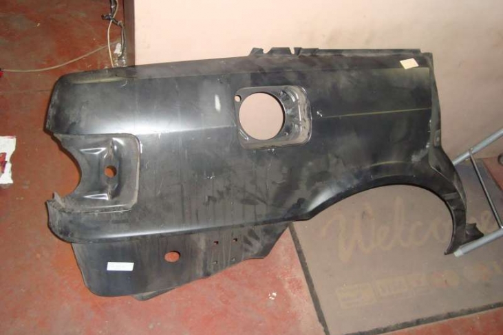 Zijflank achter audi 80 type 89