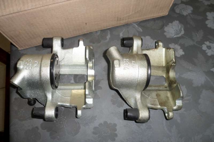 Remklauwset vooraan (links + rechts) ATE Audi 80 87-92