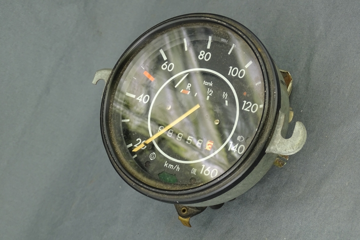 113957021S Kilometerteller Vw Kever gebruikt 2/74