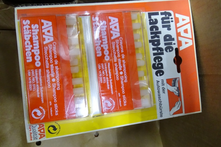 Vintage APA verpakking met shampoostaafjes