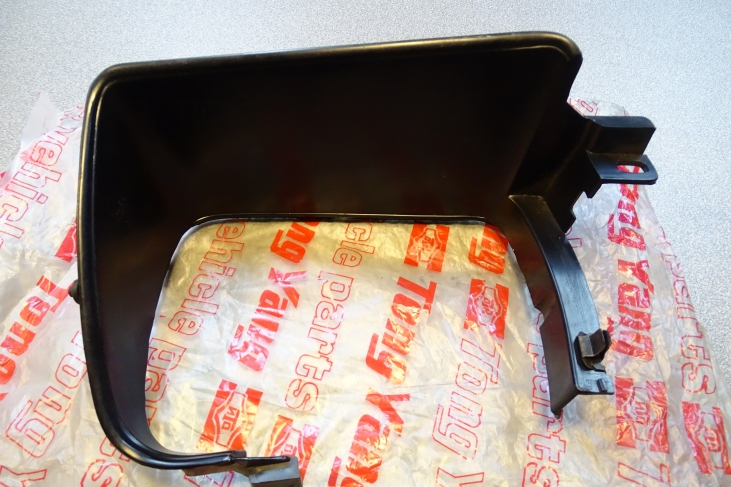 Koplamprand links Mitsubishi Colt 79-81