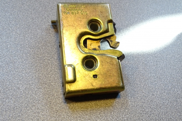 Deurslotblok links Vw Golf 1 cabrio / Golf 2 / Polo / Jetta