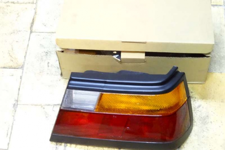 Achterlicht rechts Nissan Sunny N13